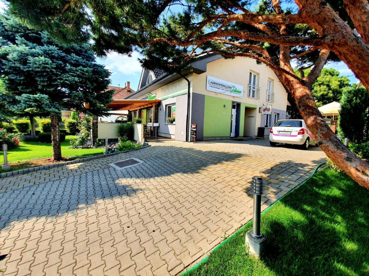 Agropenzion 7Divov Dolna Krupa Екстер'єр фото