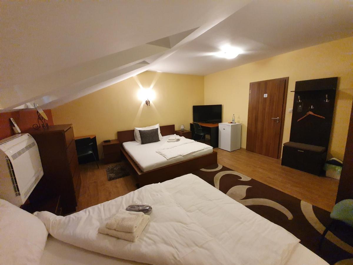 Agropenzion 7Divov Dolna Krupa Екстер'єр фото