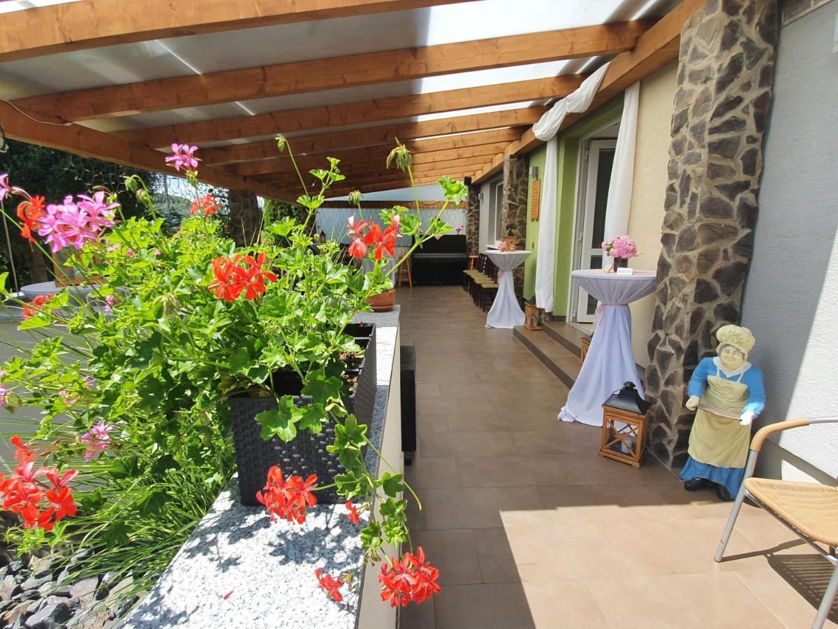 Agropenzion 7Divov Dolna Krupa Екстер'єр фото